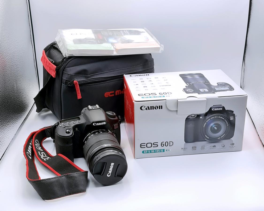 ขายกล้อง Canon 60D สภาพเหมือนใหม่ ใช้งานน้อย พร้อมเลนส์คิต EF-S 18-135 IS ชัตเตอร์เพียง 3200 ครั้ง เมมโมรี่ 16 GB